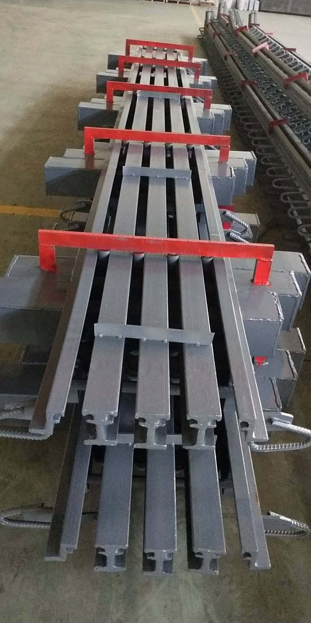 1587342405828789.jpg 模數(shù)式伸縮縫 (10).jpg